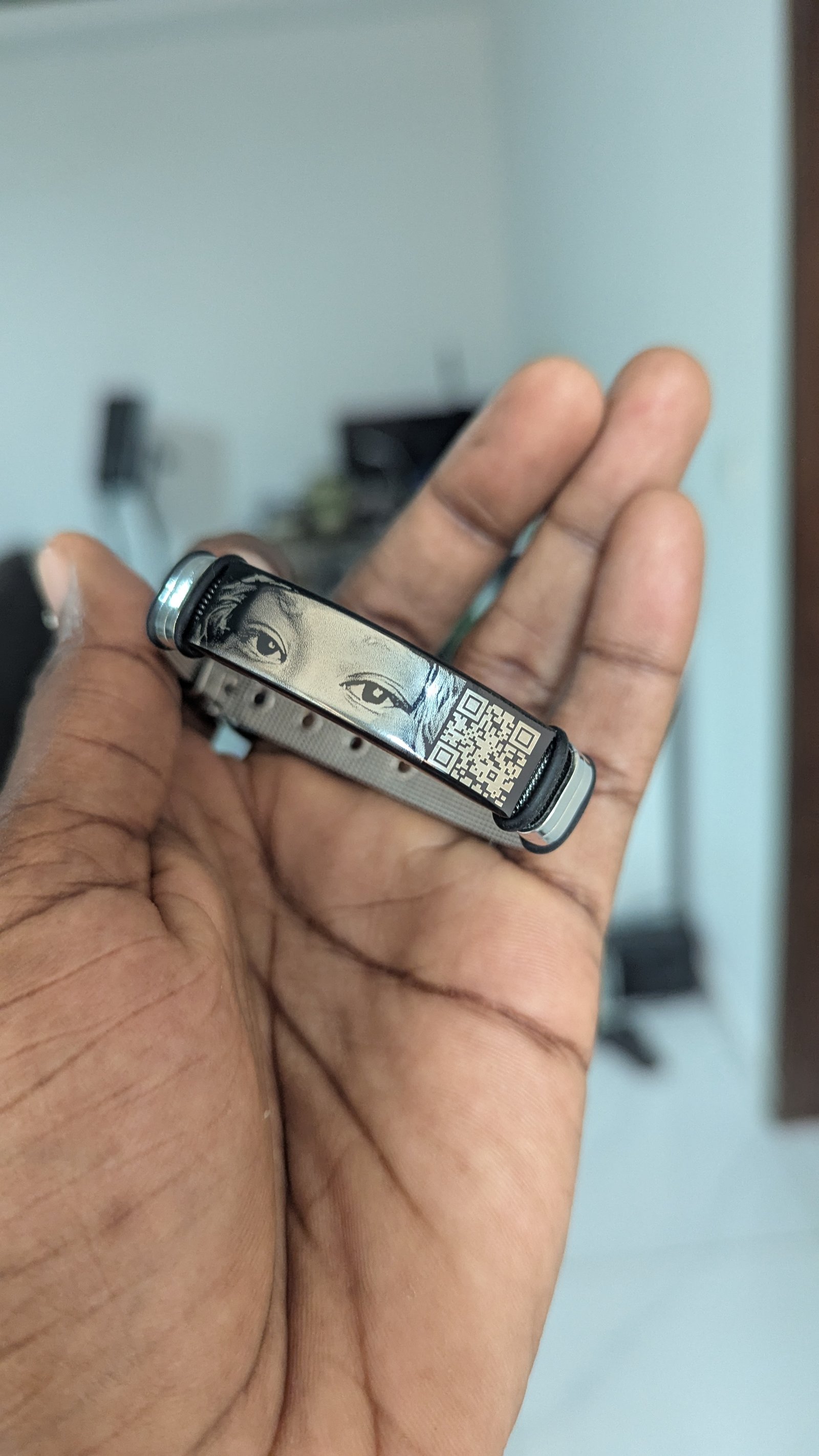 Bracelet argenté visage ou nom