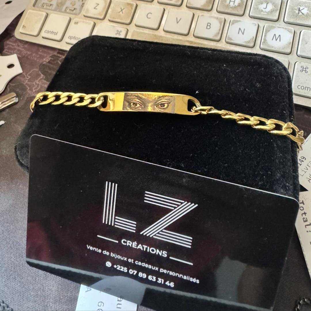 Bracelet doré visage